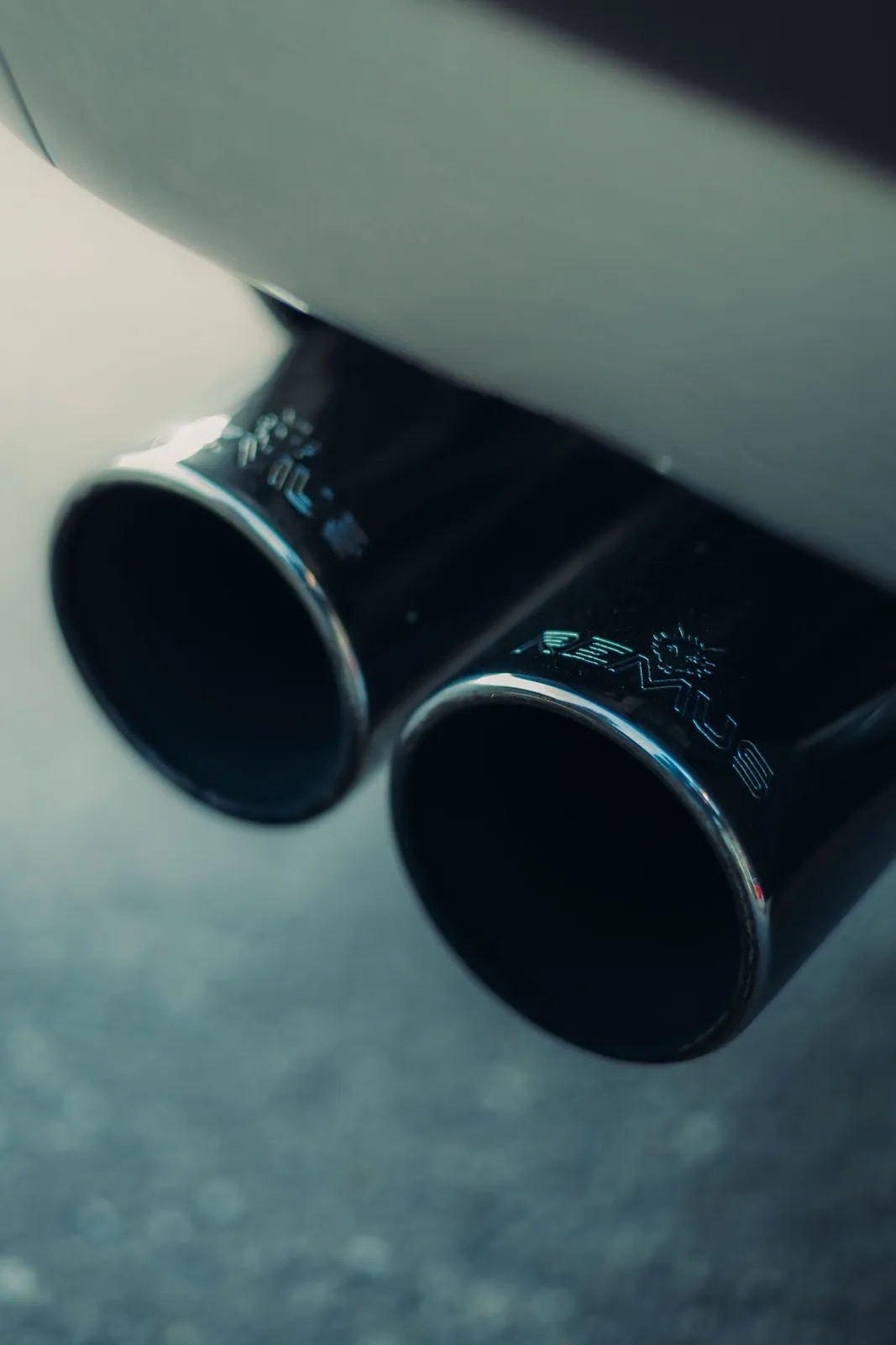 Fuel/Exhaust — photographed used car parts